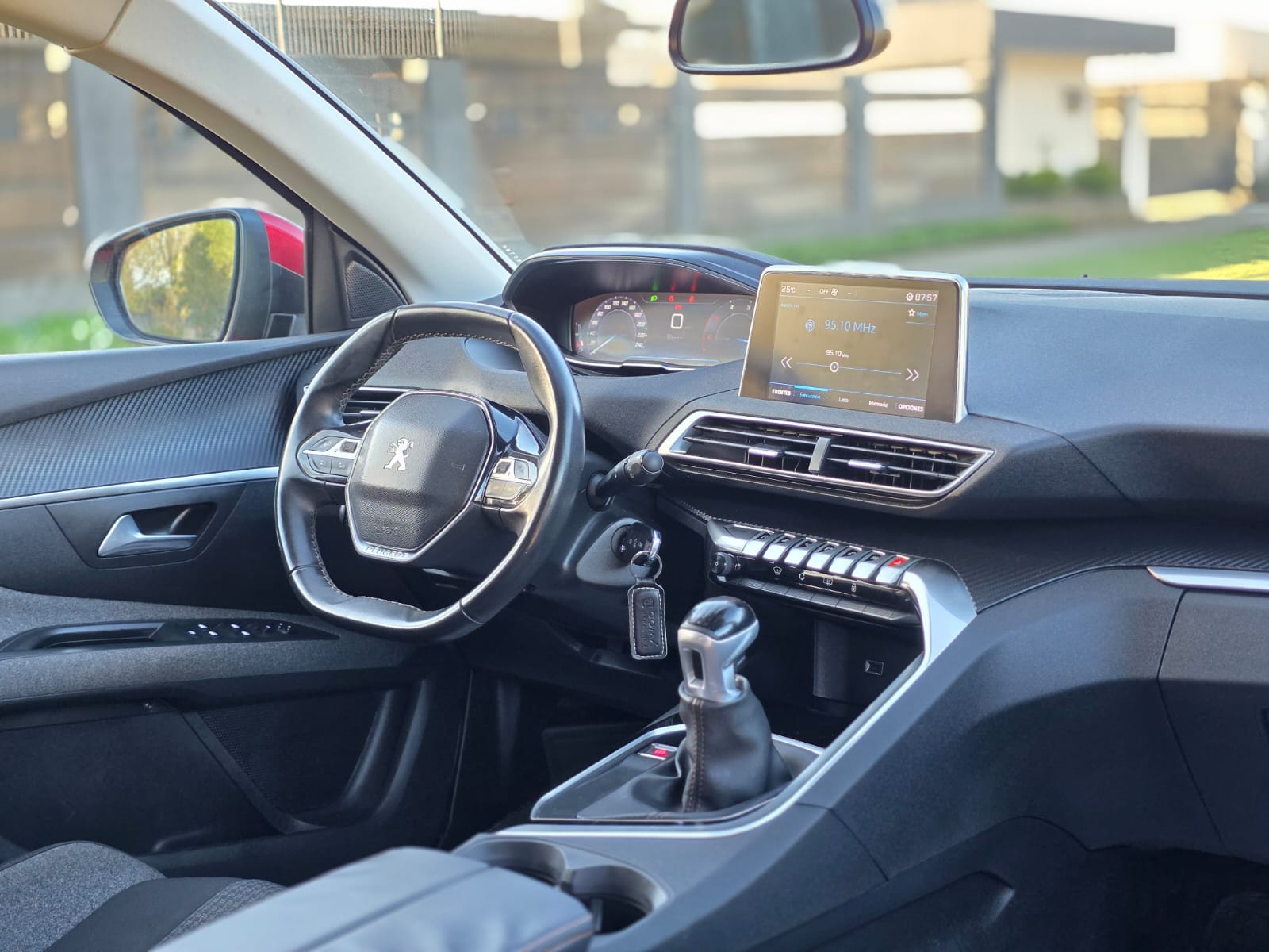 
								Peugeot 3008 ACTIVE full									