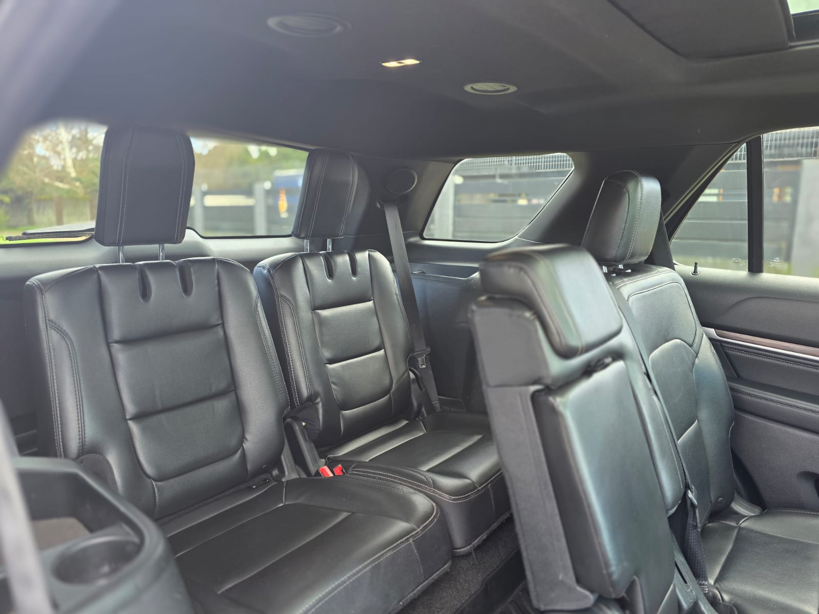 
								Ford EXPLORER LIMITED full									