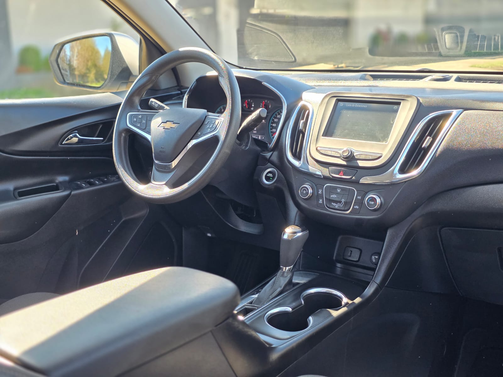 
								Chevrolet EQUINOX LS FWD full									