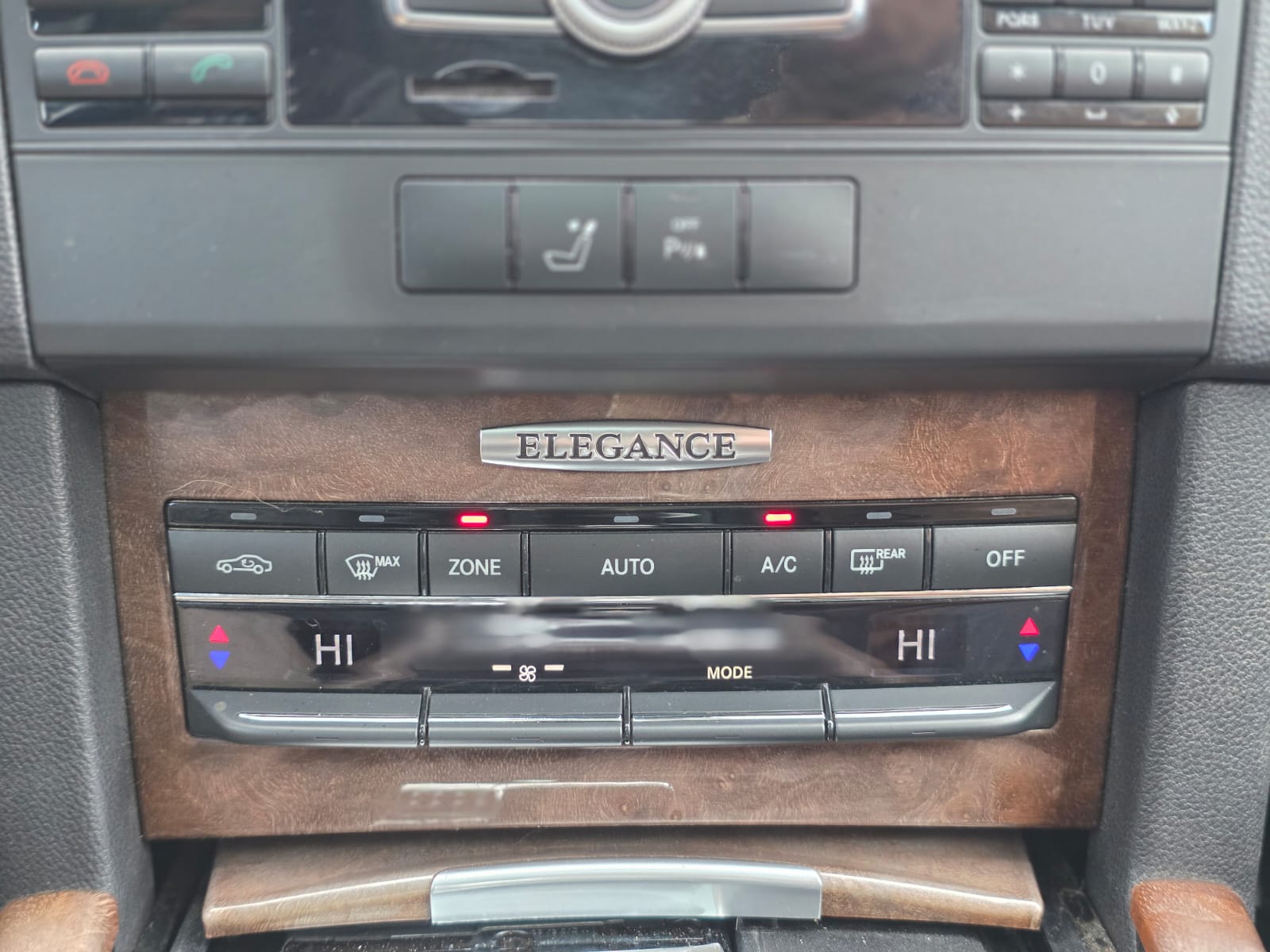 
								Mercedes E350 CGI ELEGANCE full									