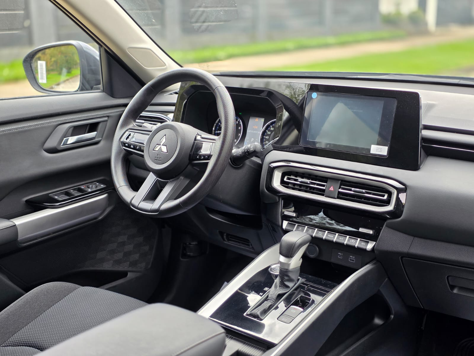 
								Mitsubishi Destinator GL full									