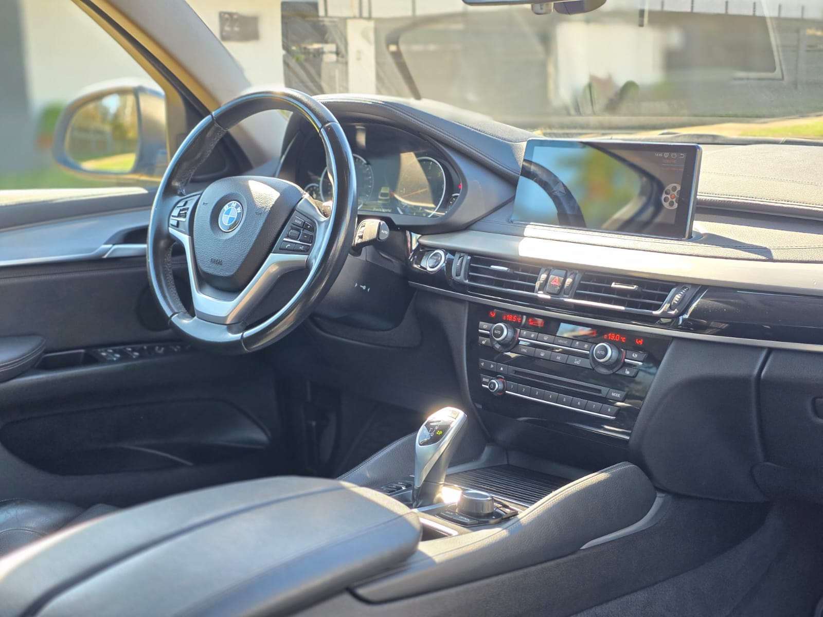 
								BMW X6 X-DRIVE full									