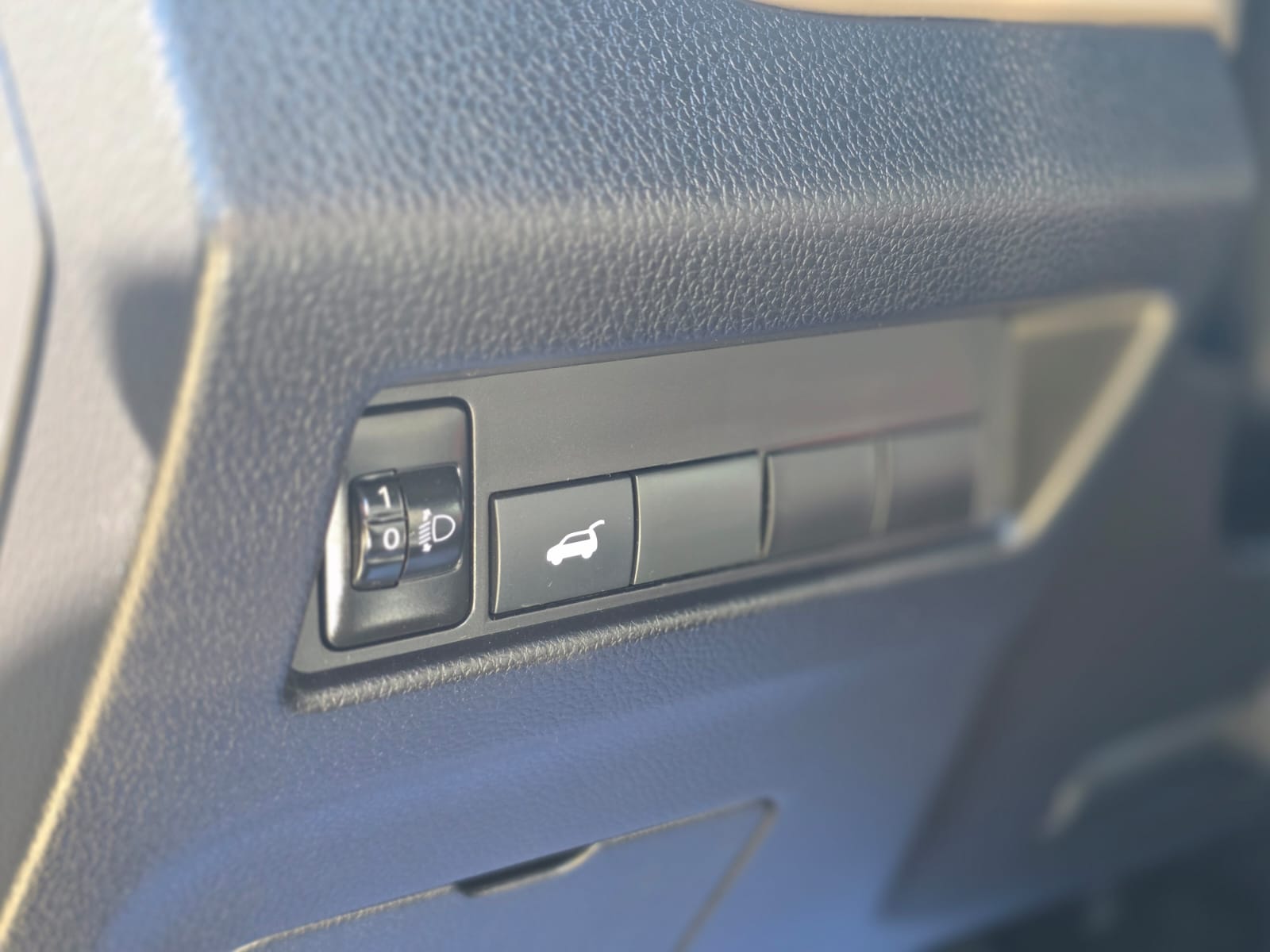 
								Mitsubishi NEW OUTLANDER SPORT GLS full									