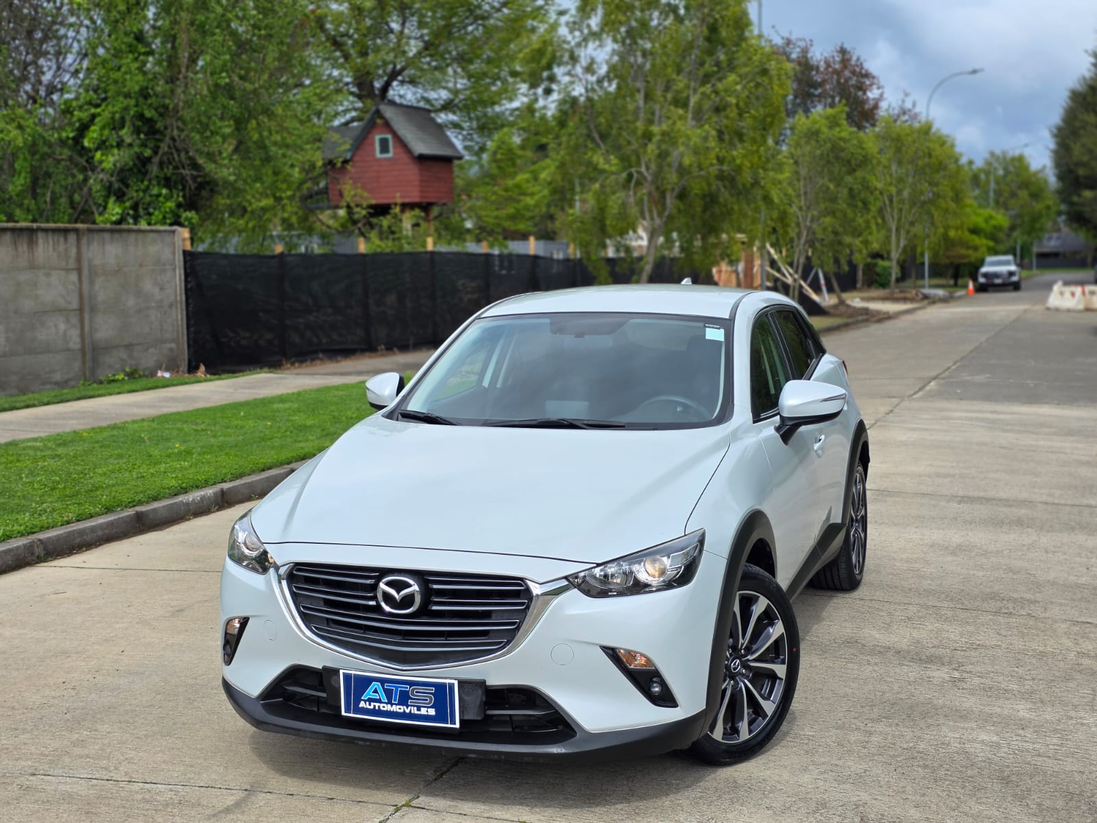 
								Mazda CX-3 R full									