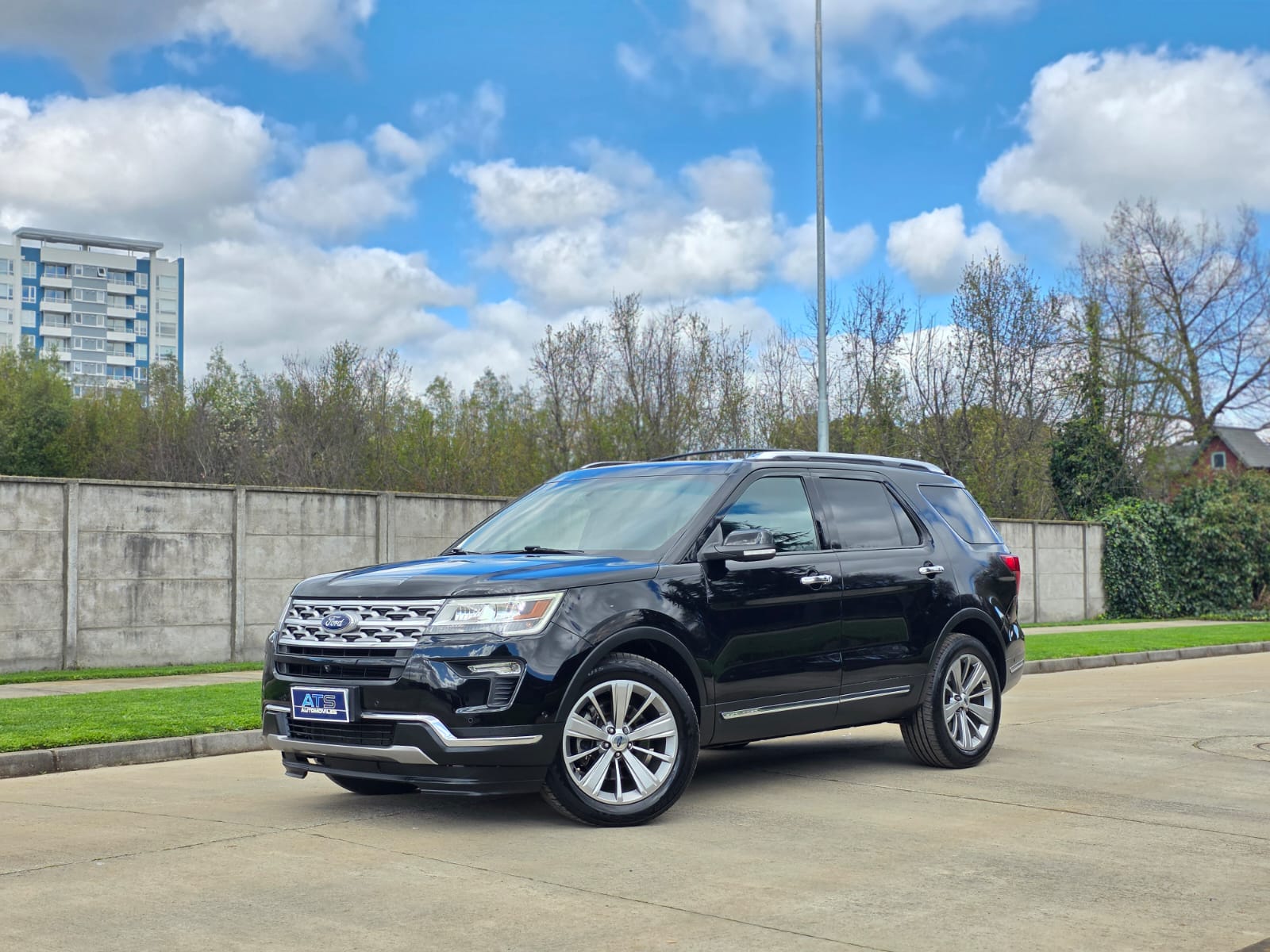 
								Ford EXPLORER LIMITED full									