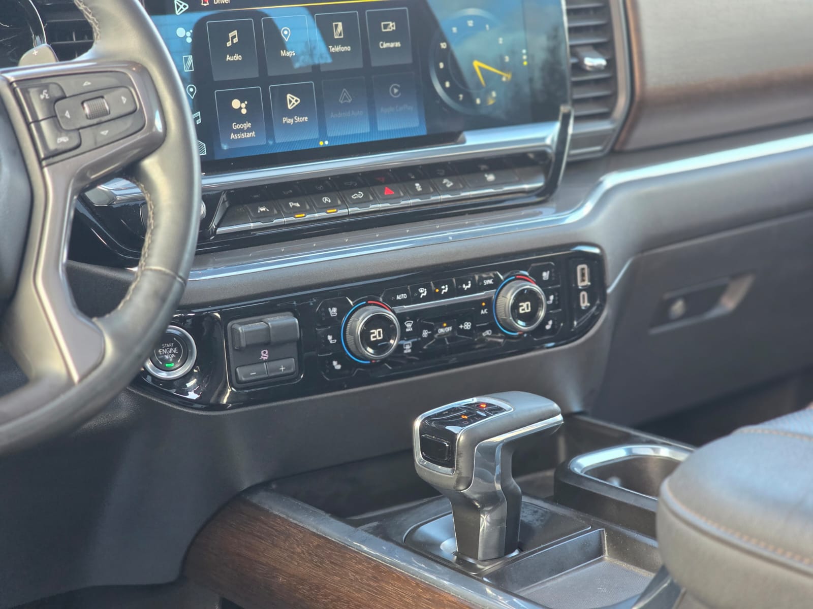 
								Chevrolet Silverado HIGH COUNTRY full									