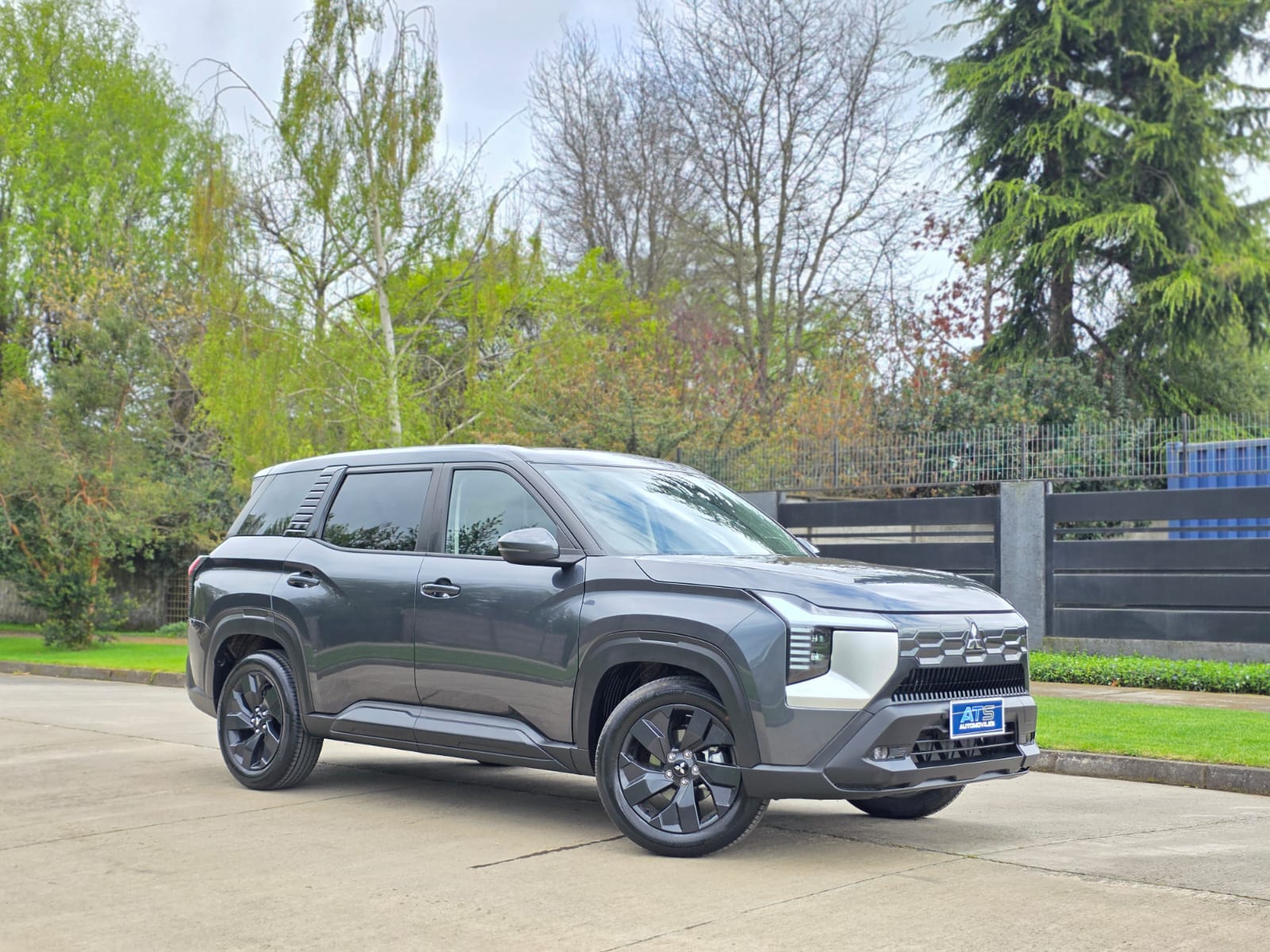 
								Mitsubishi Destinator GL full									