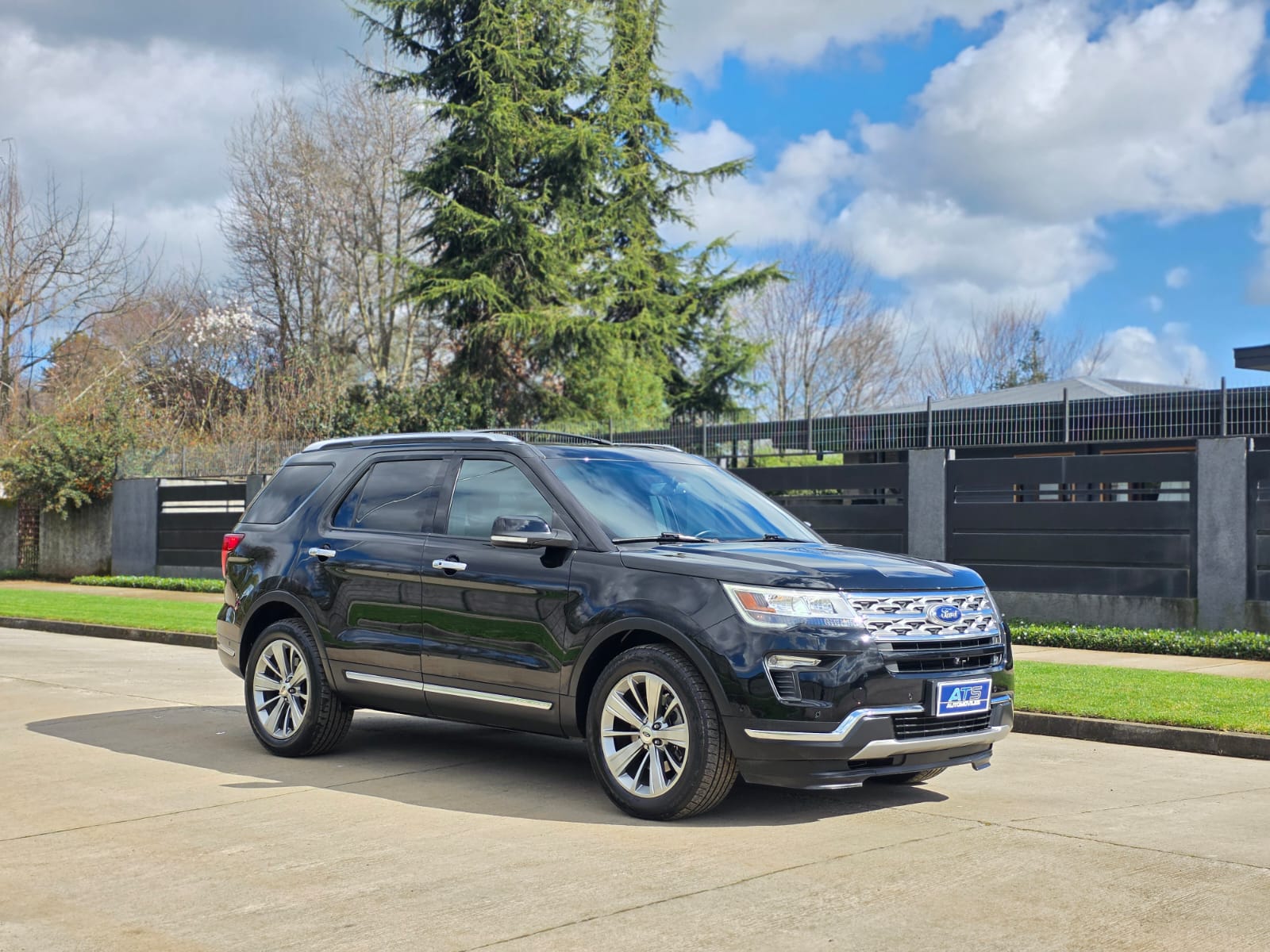 
								Ford EXPLORER LIMITED full									