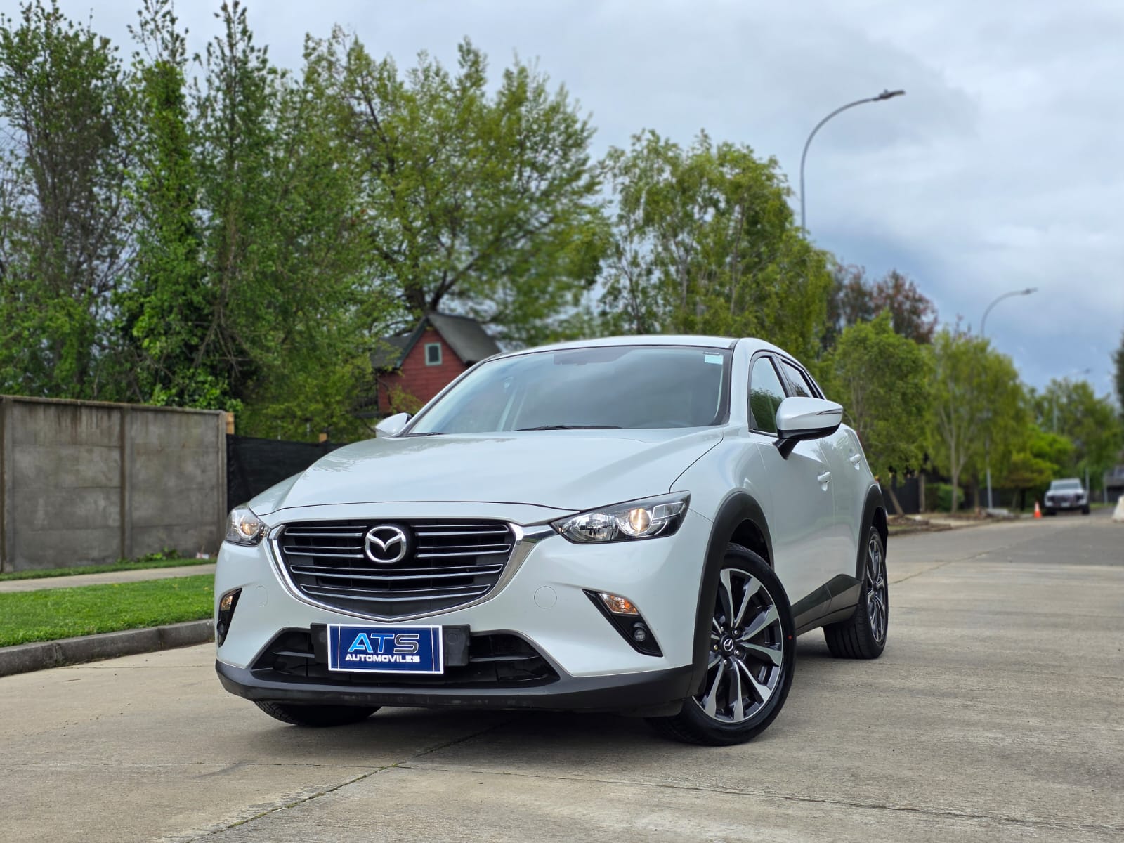 
								Mazda CX-3 R full									
