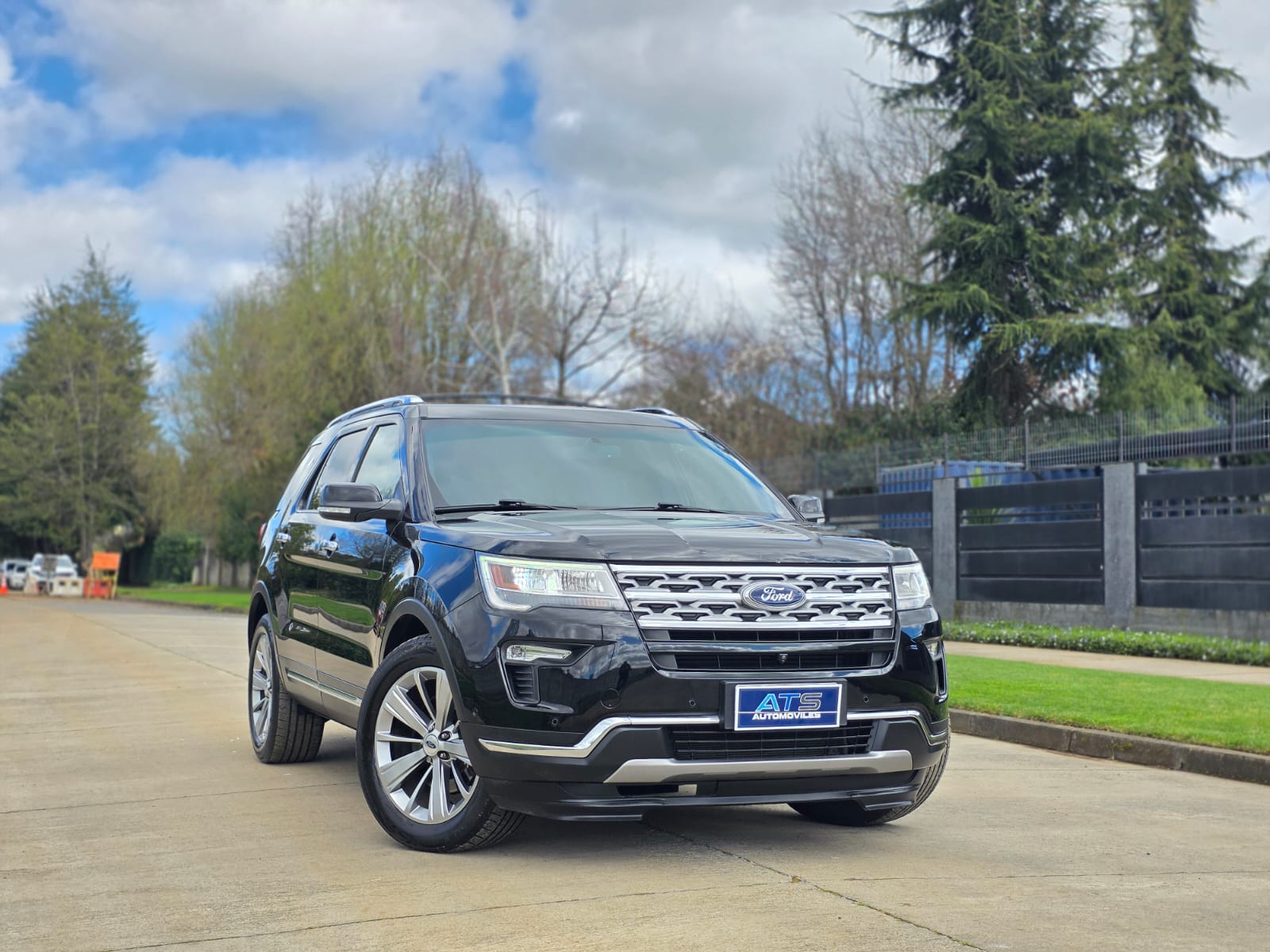 
								Ford EXPLORER LIMITED full									
