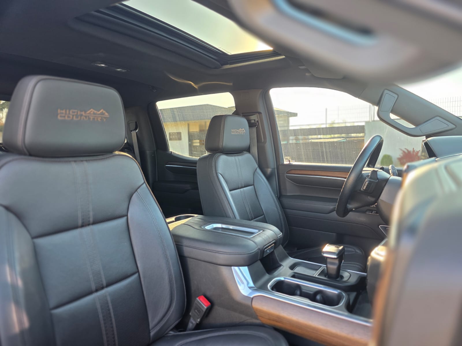 
								Chevrolet SILVERADO HIGH COUNTRY full									