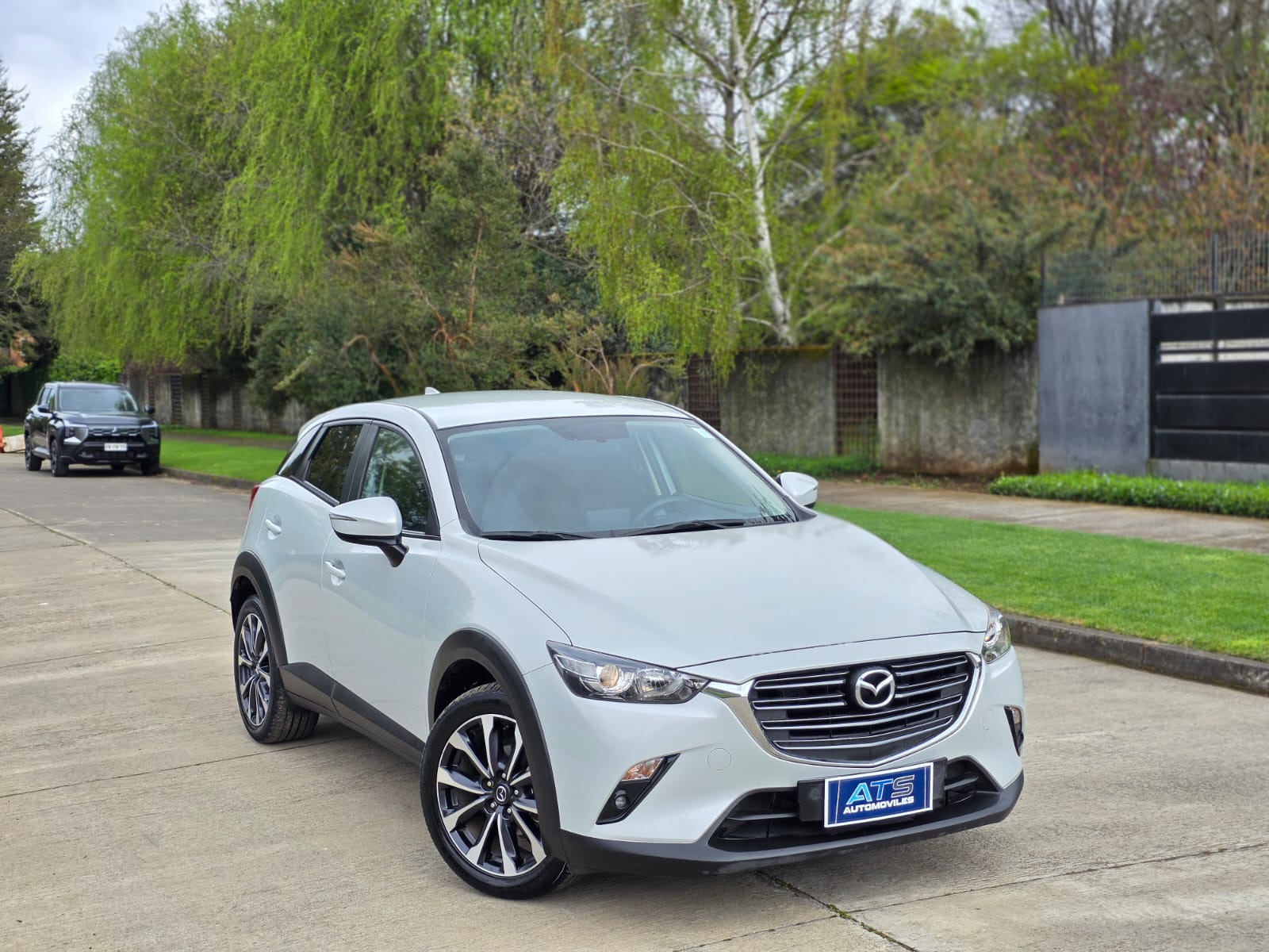 
								Mazda CX-3 R full									