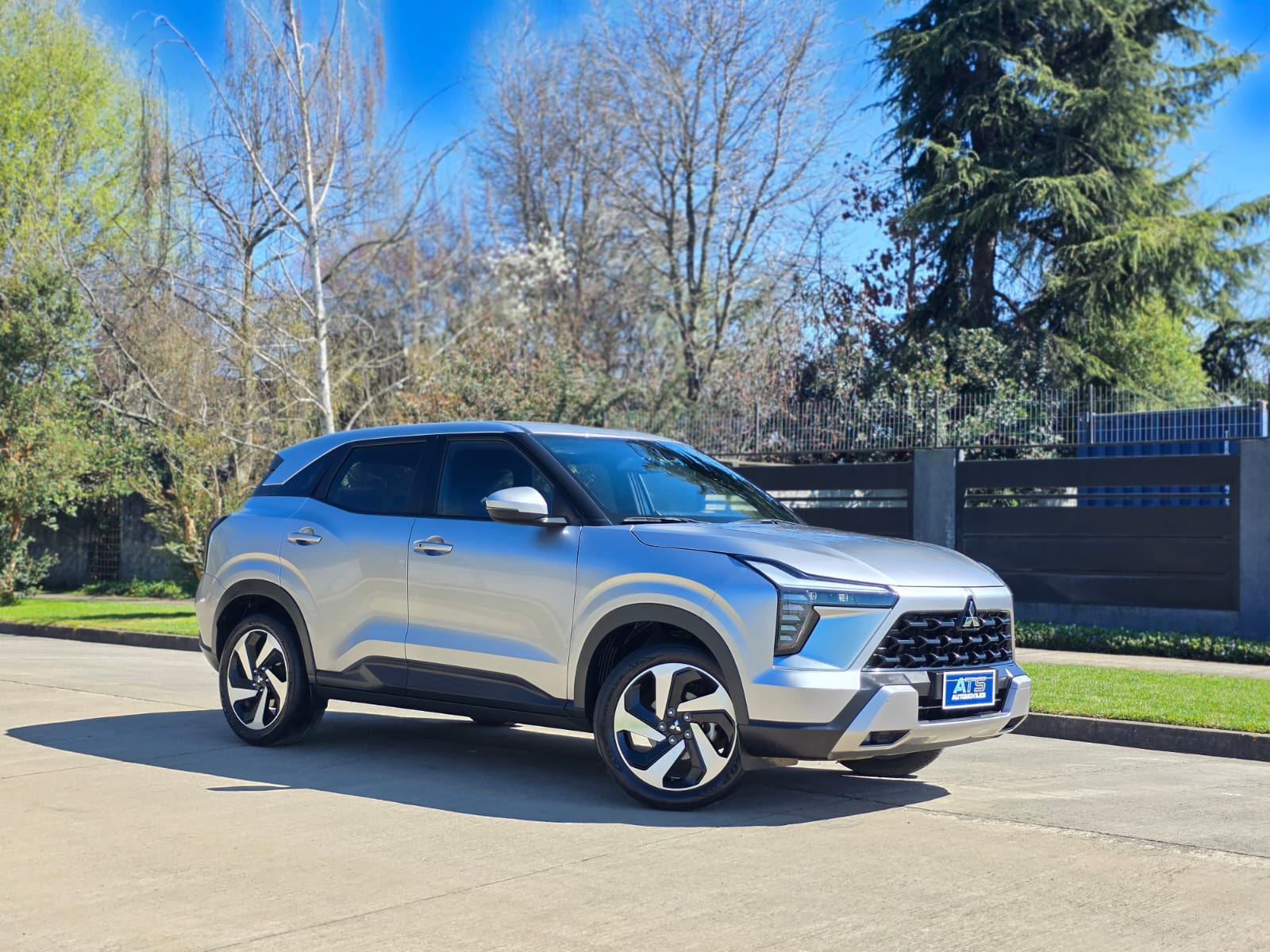 
								Mitsubishi NEW OUTLANDER SPORT GLS full									