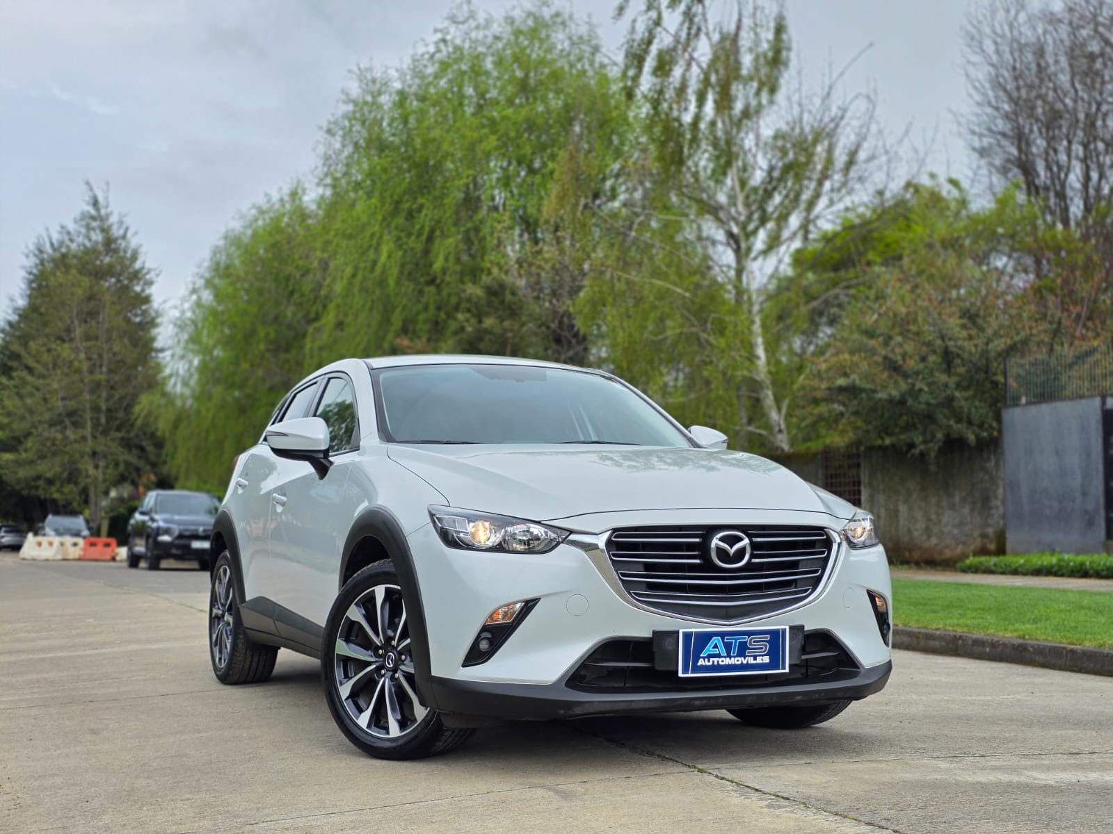 
								Mazda CX-3 R full									