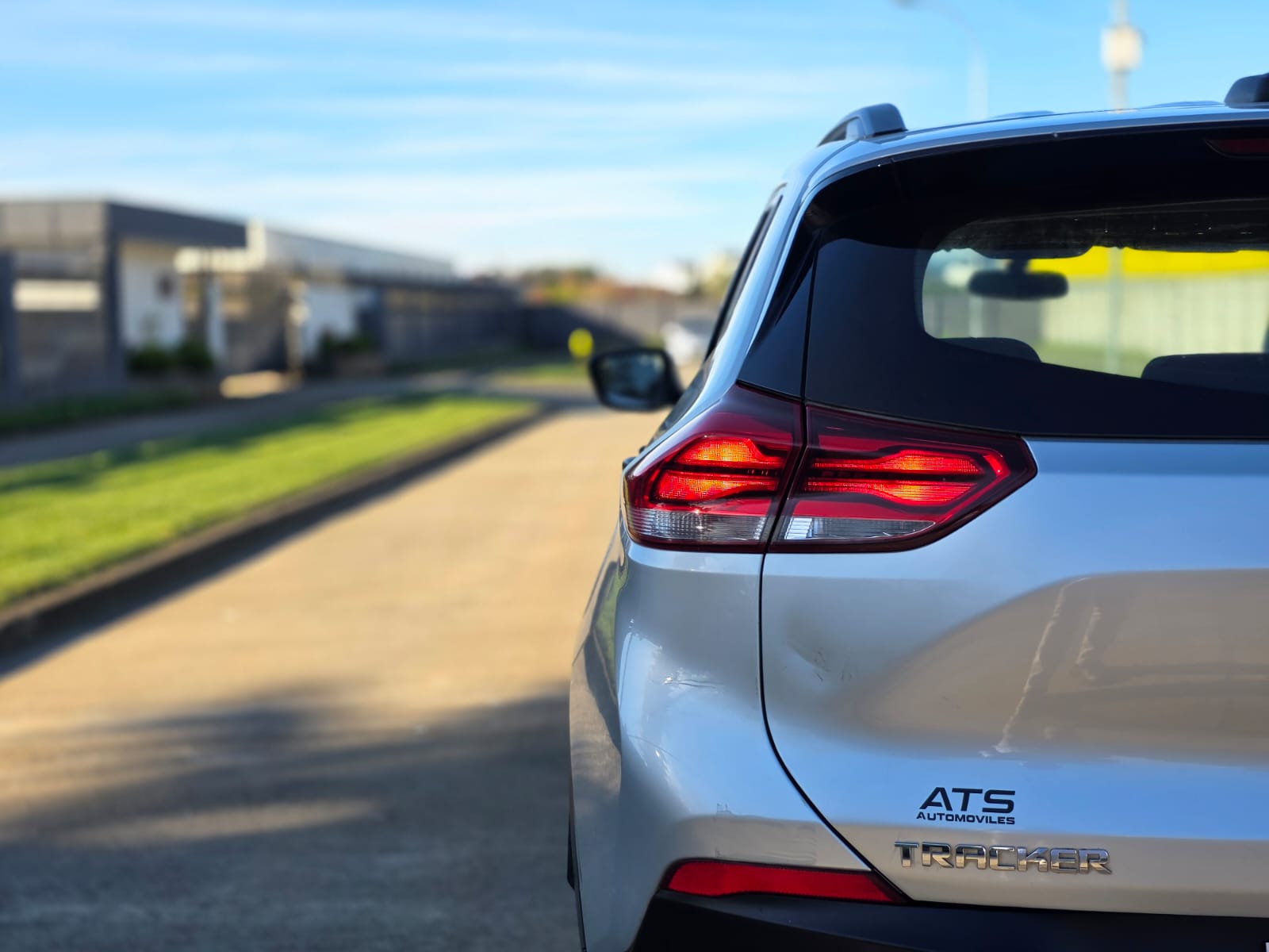 
								Chevrolet TRACKER LS full									