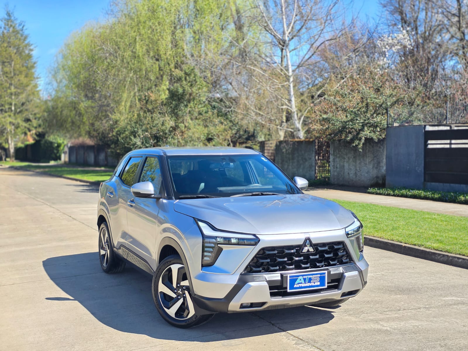 
								Mitsubishi NEW OUTLANDER SPORT GLS full									
