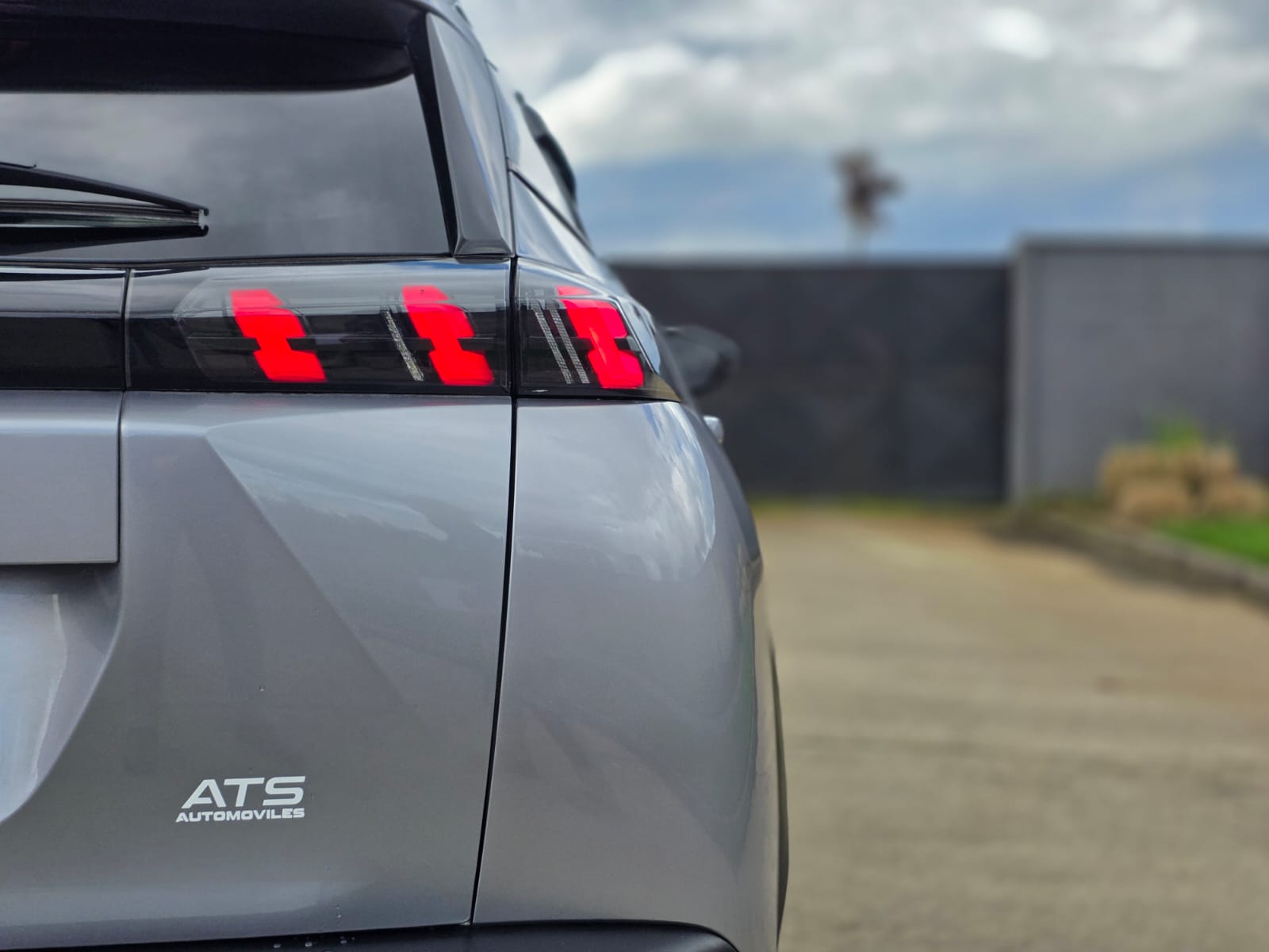 
								Peugeot 2008 ALLURE full									