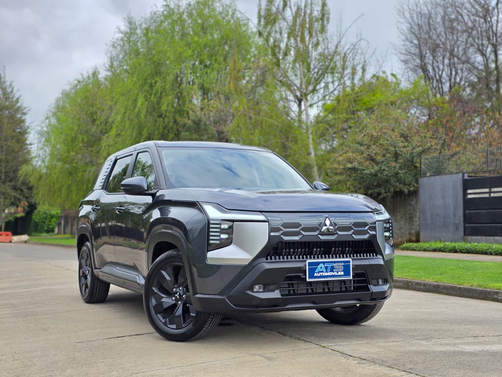 
								Mitsubishi Destinator GL full									