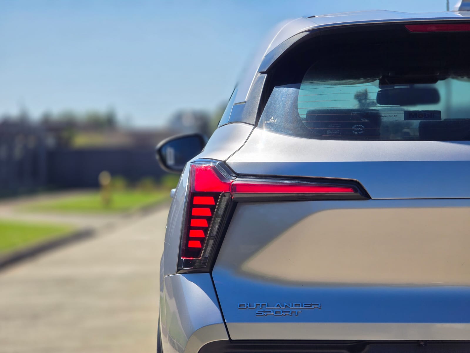 
								Mitsubishi NEW OUTLANDER SPORT GLS full									