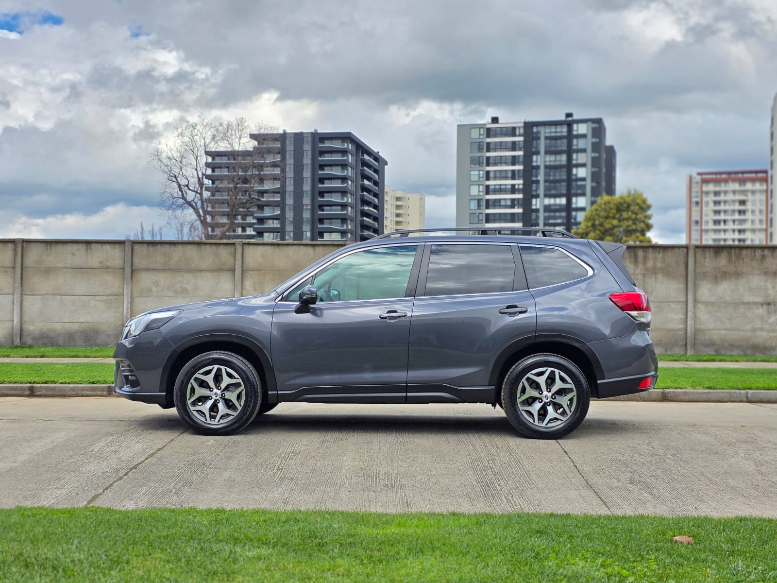 
								Subaru New Forester XS full									