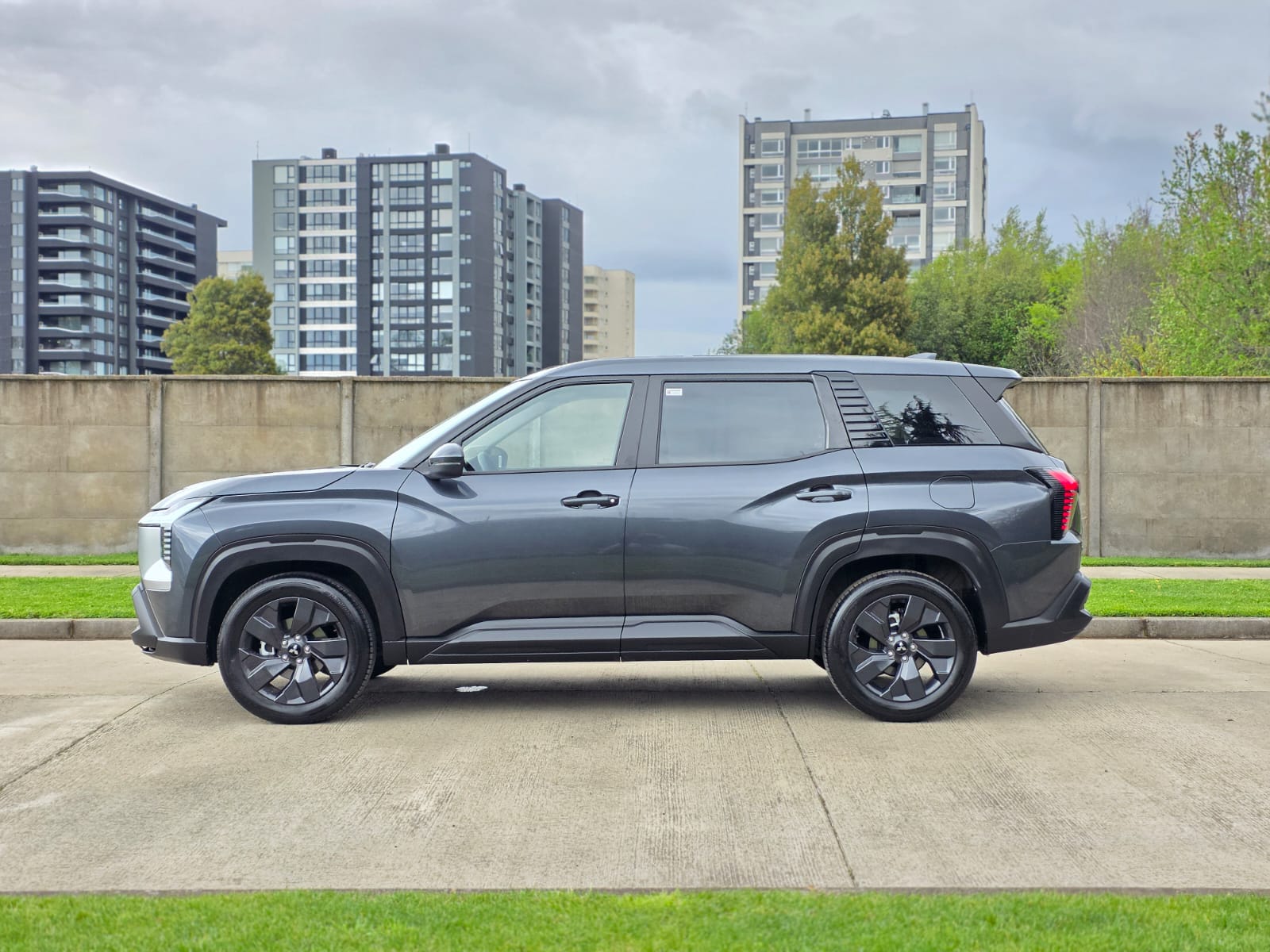 
								Mitsubishi Destinator GL full									