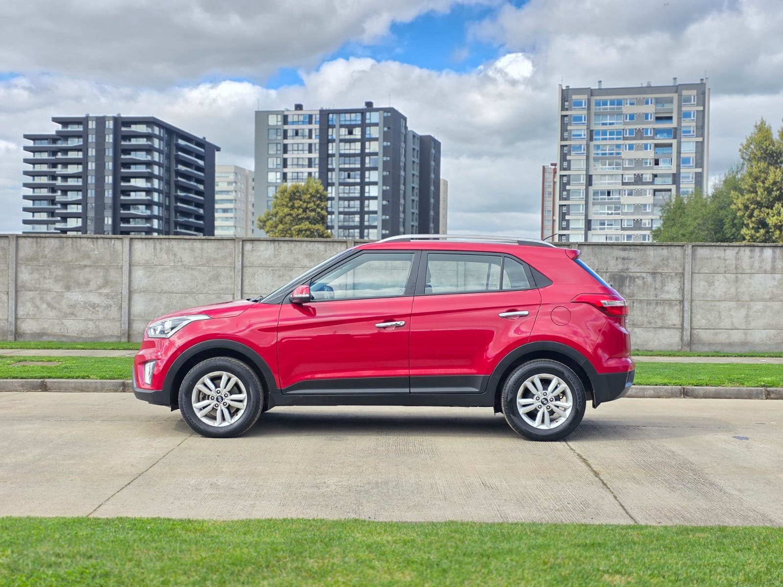 
								Hyundai CRETA GLS full									