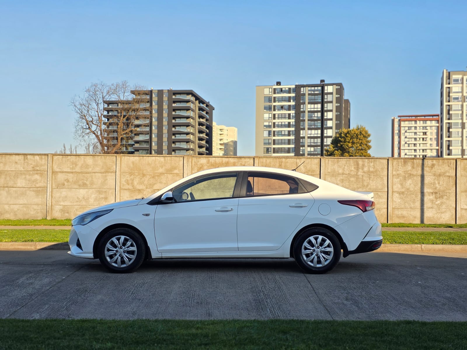 
								Hyundai ACCENT PLUS full									