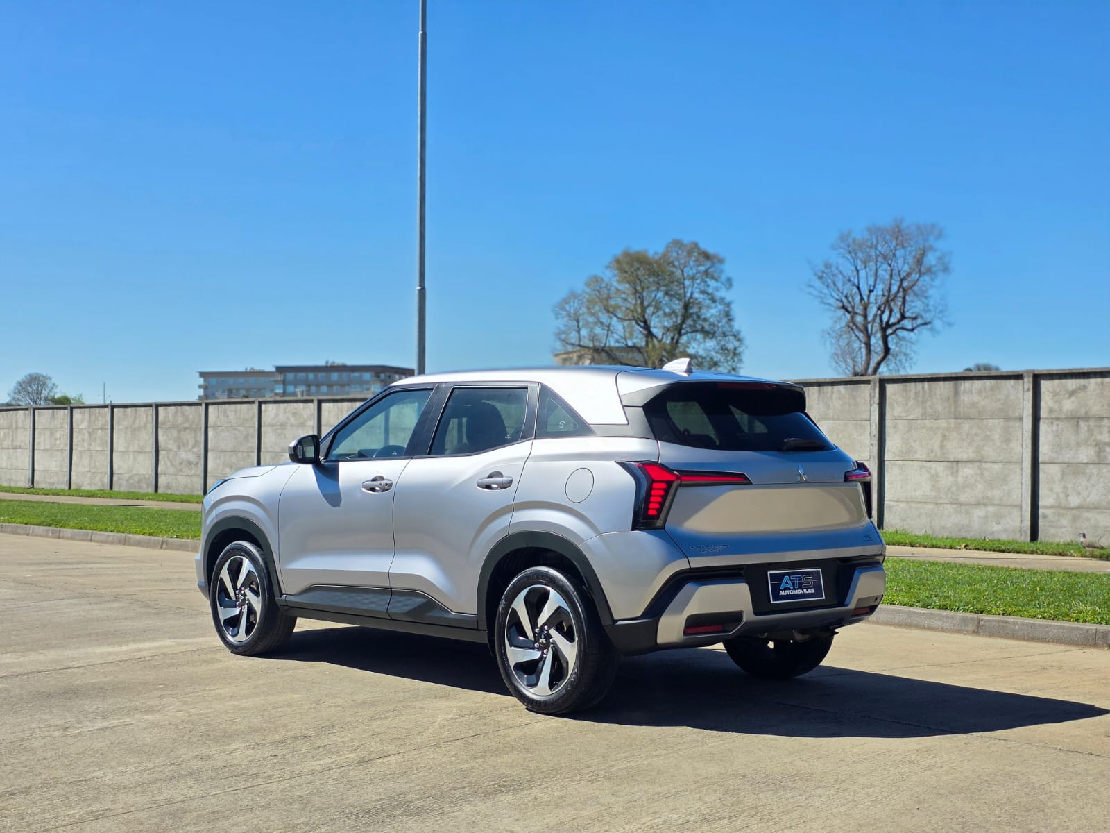 
								Mitsubishi NEW OUTLANDER SPORT GLS full									
