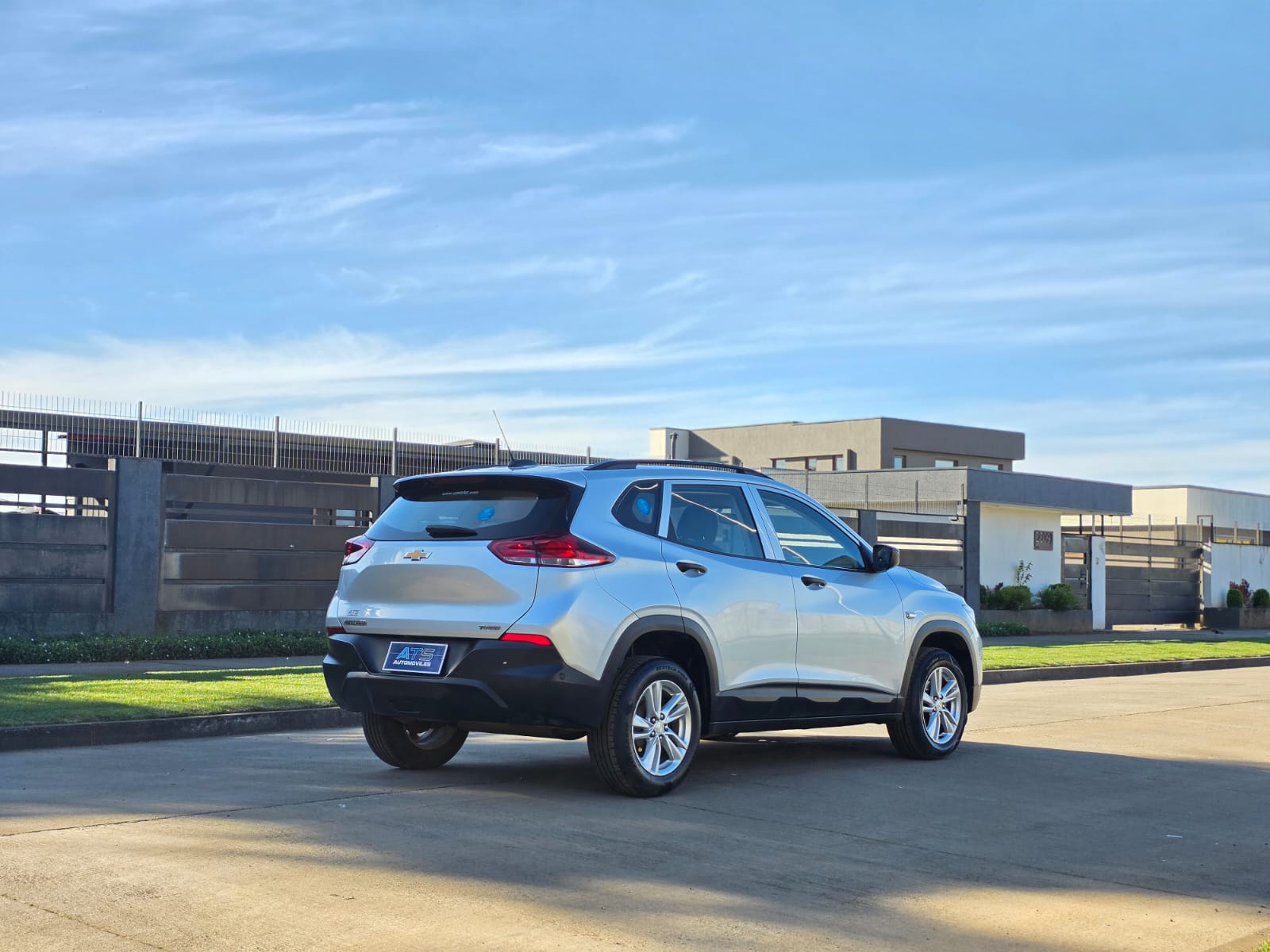 
								Chevrolet TRACKER LS full									