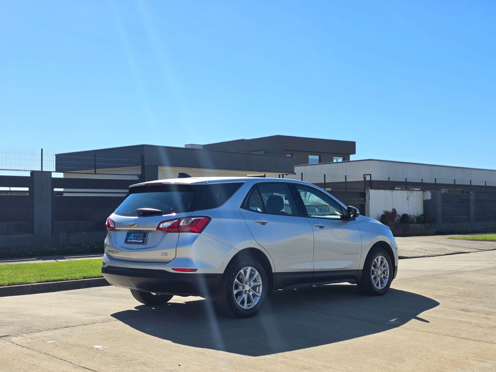 
								Chevrolet EQUINOX LS FWD full									