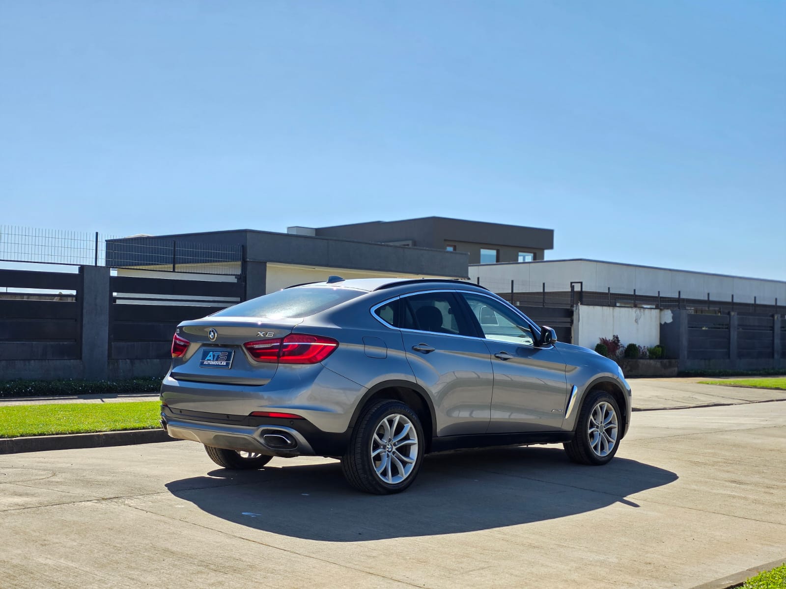
								BMW X6 X-DRIVE full									