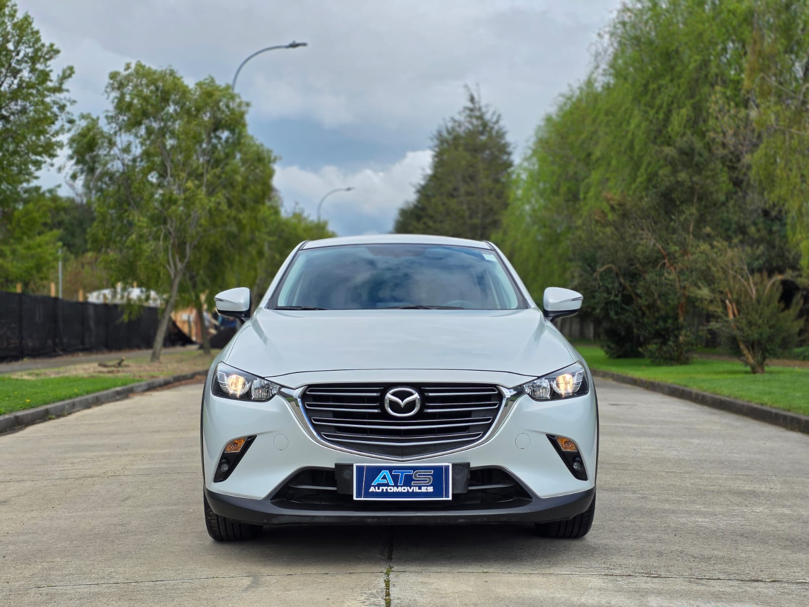 
								Mazda CX-3 R full									