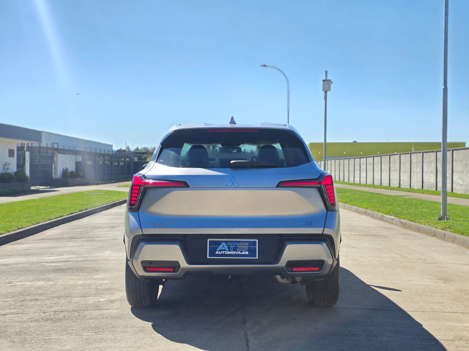 
								Mitsubishi NEW OUTLANDER SPORT GLS full									