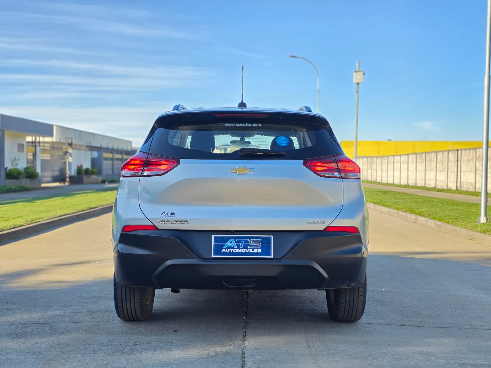 
								Chevrolet TRACKER LS full									