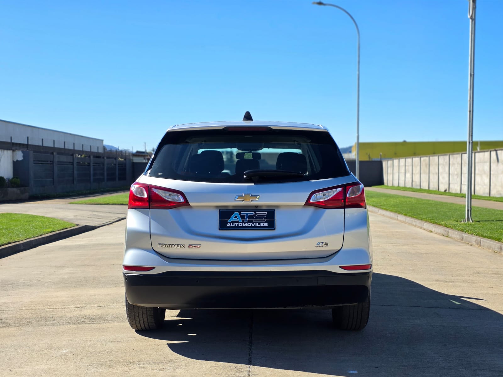 
								Chevrolet EQUINOX LS FWD full									