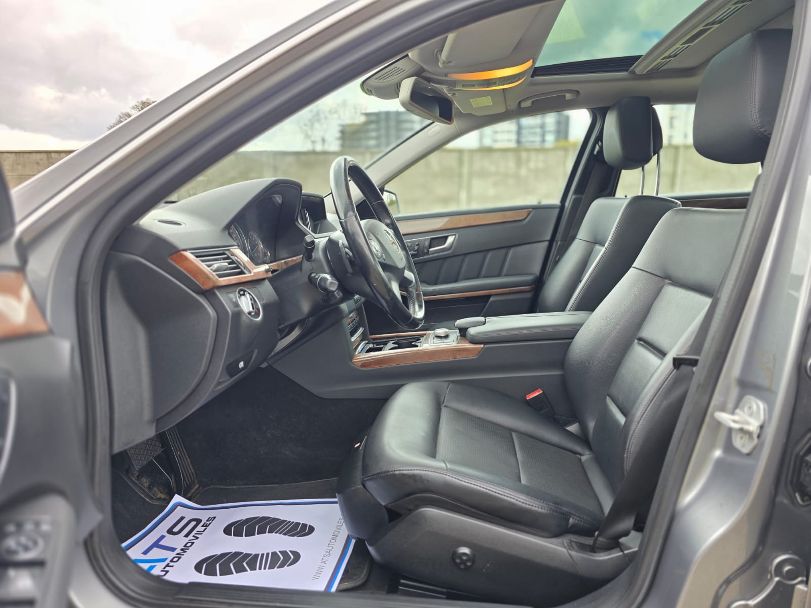 
								Mercedes E350 CGI ELEGANCE full									
