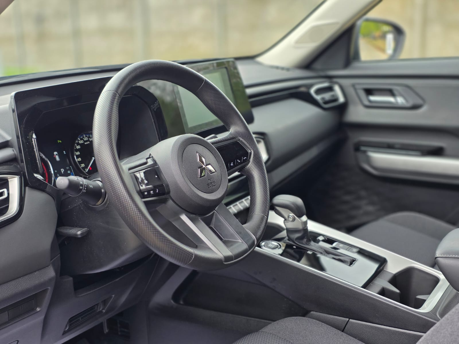 
								Mitsubishi Destinator GL full									