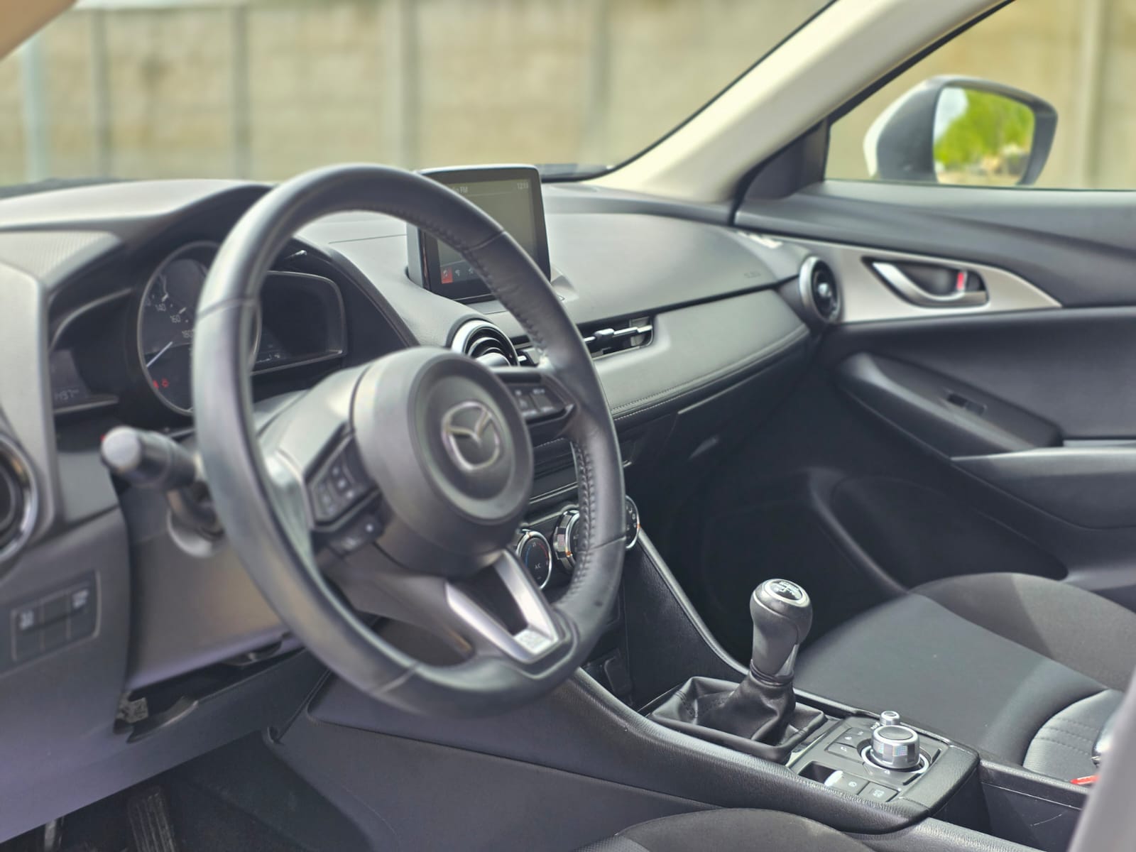 
								Mazda CX-3 R full									
