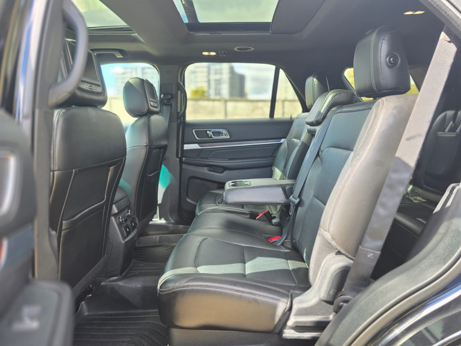 
								Ford EXPLORER LIMITED full									