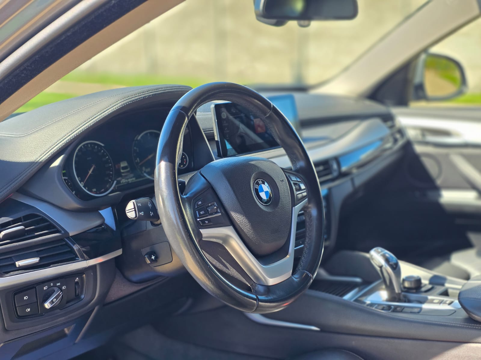 
								BMW X6 X-DRIVE full									