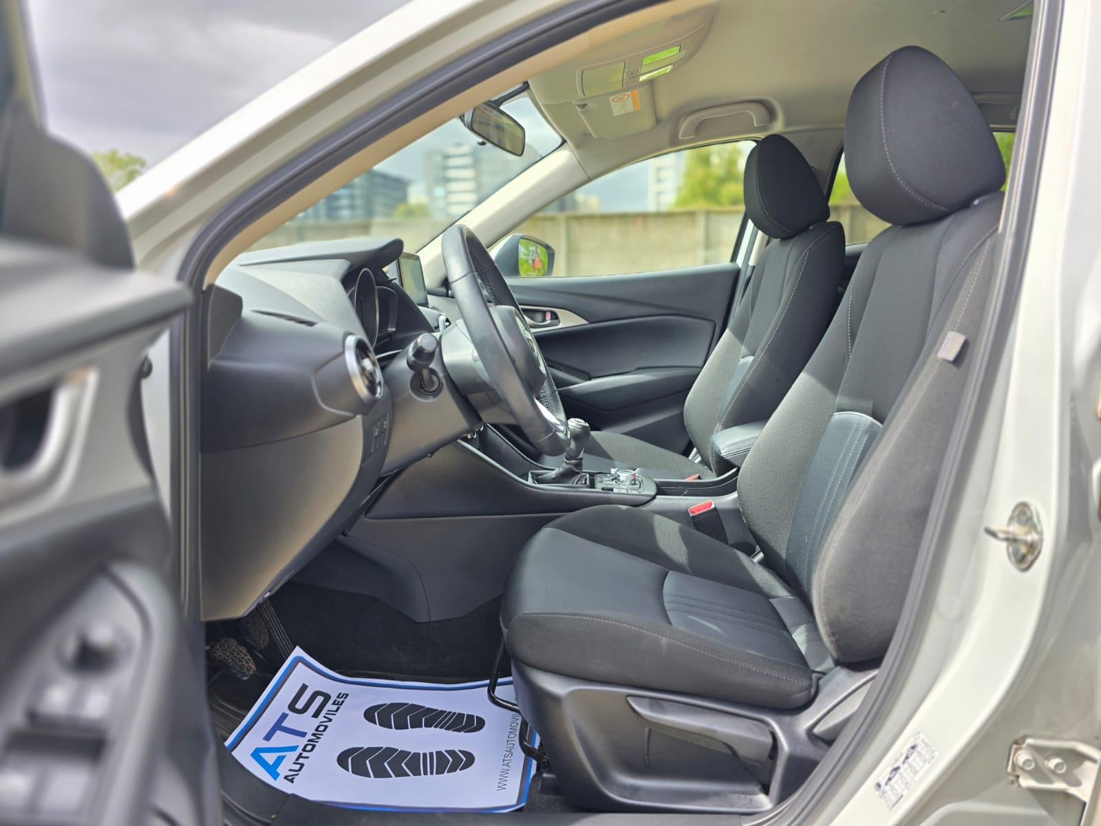 
								Mazda CX-3 R full									