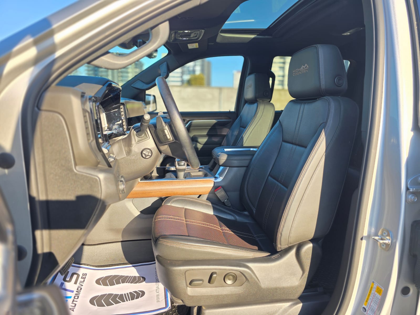 
								Chevrolet SILVERADO HIGH COUNTRY full									