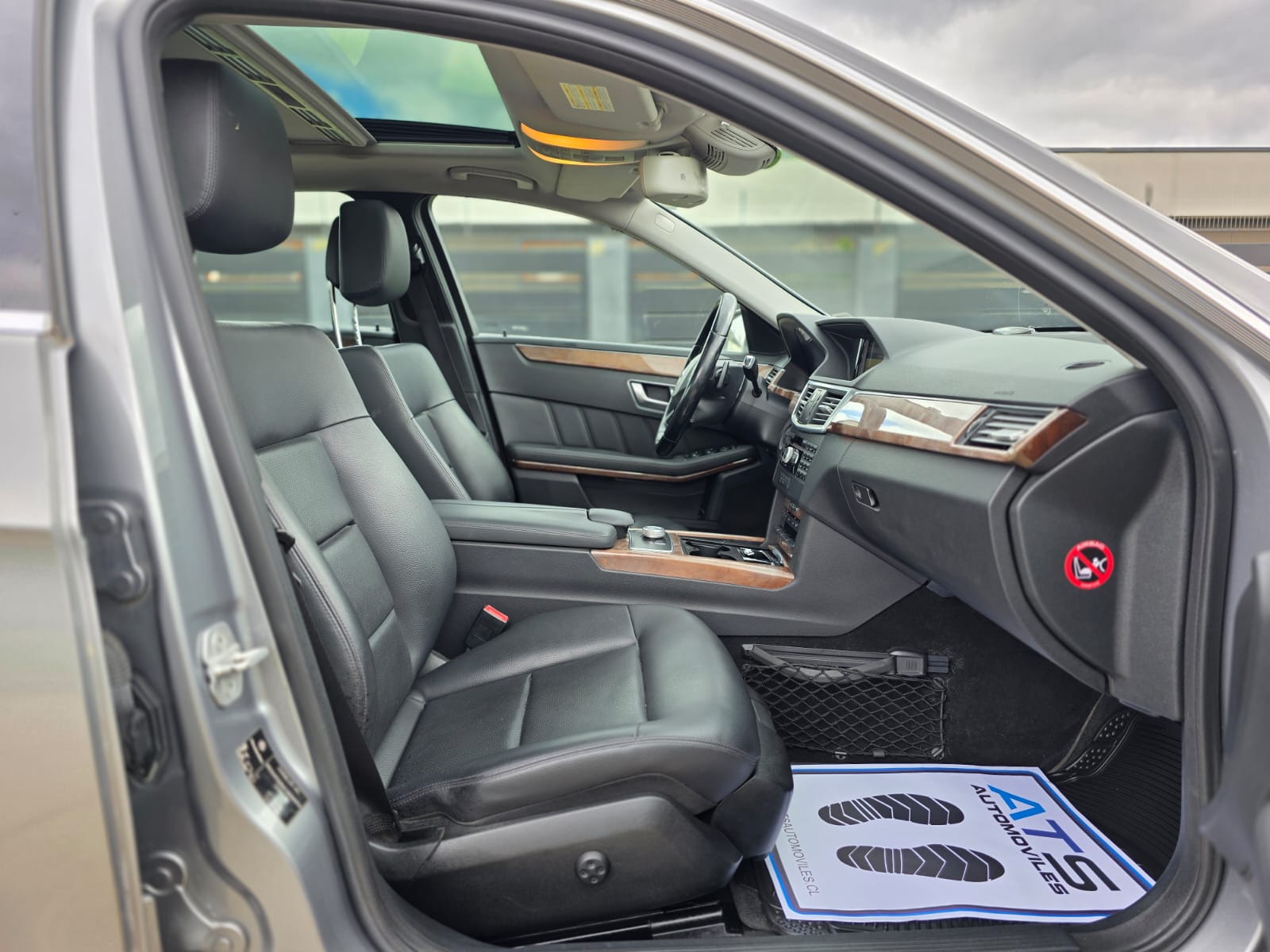 
								Mercedes E350 CGI ELEGANCE full									
