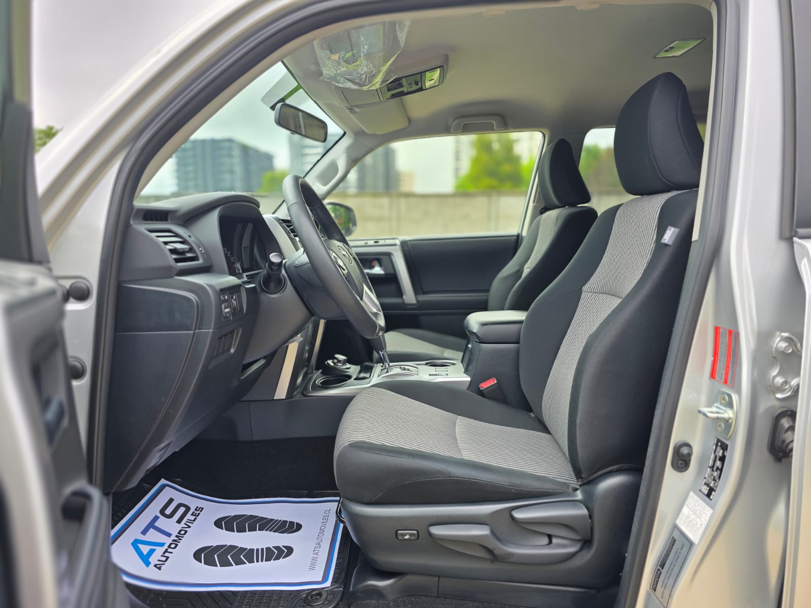 
								Toyota 4RUNNER SR5 full									