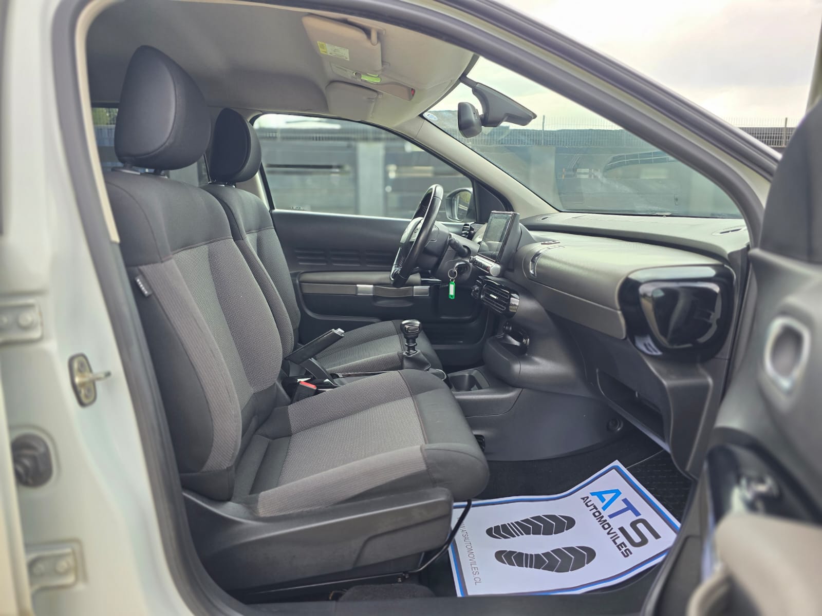 
								Citroen NEW C4 CACTUS full									
