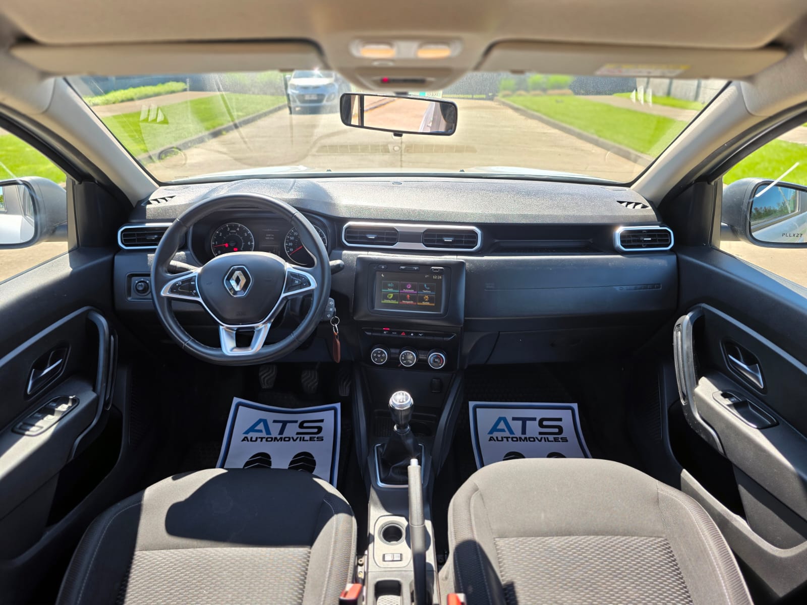 
								Renault DUSTER ZEN full									