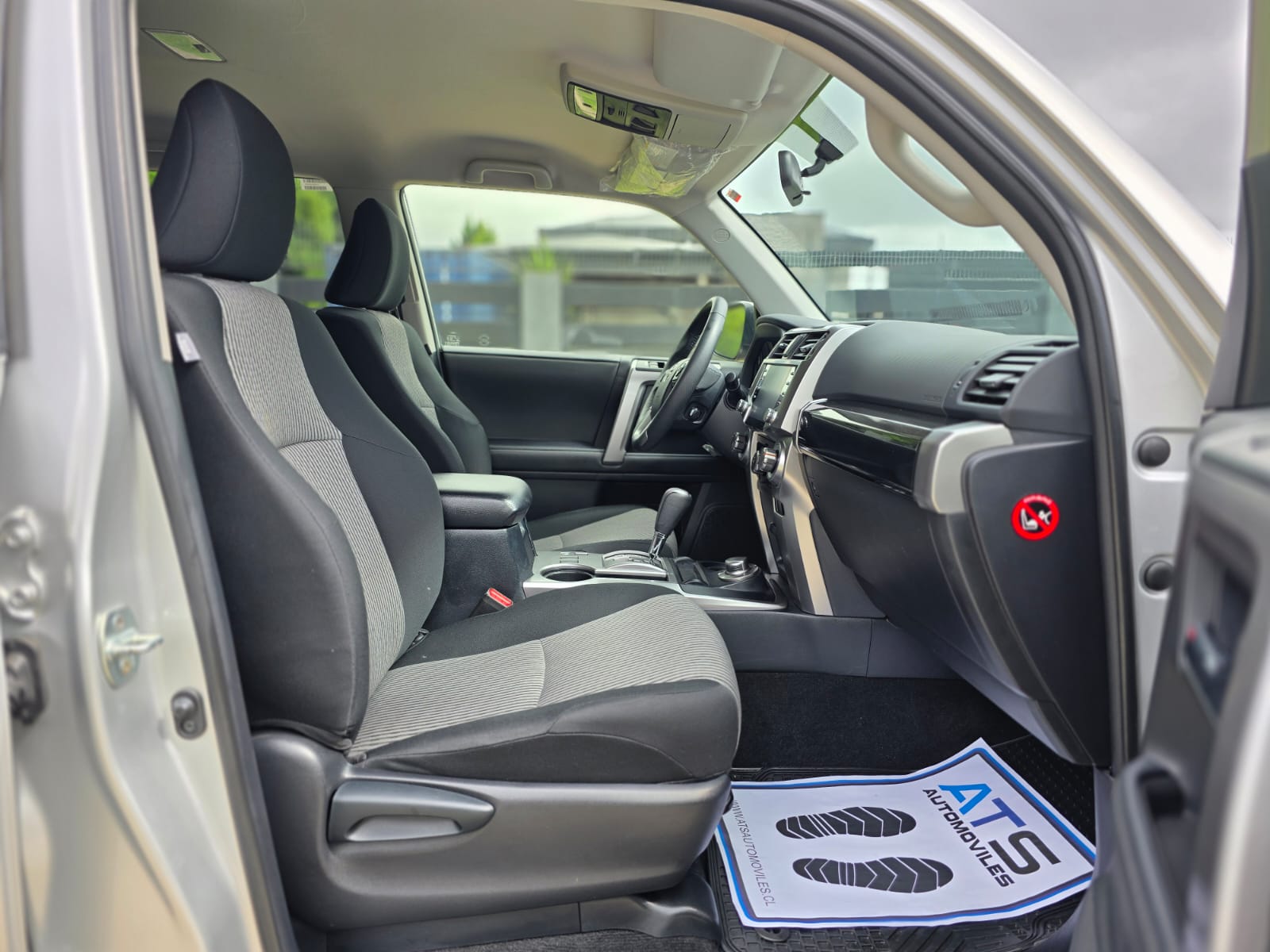 
								Toyota 4RUNNER SR5 full									