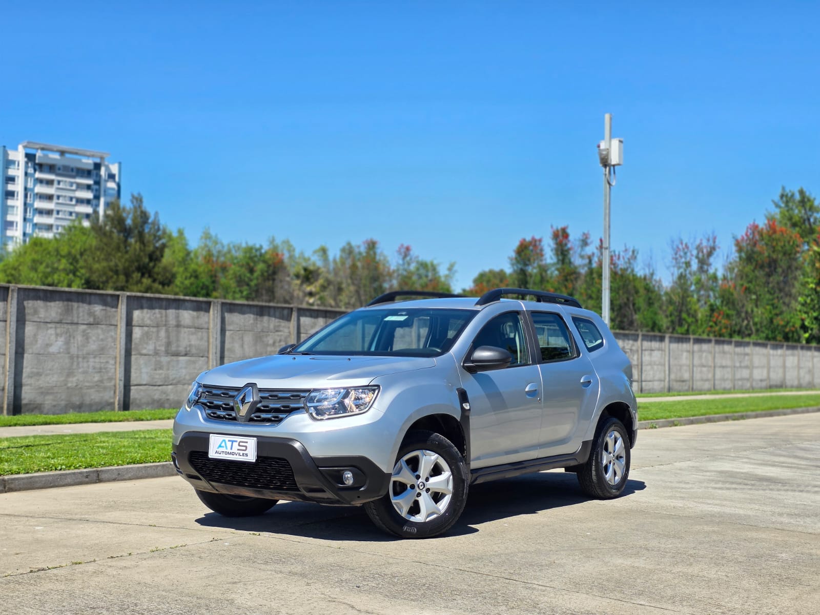 
								Renault DUSTER ZEN full									