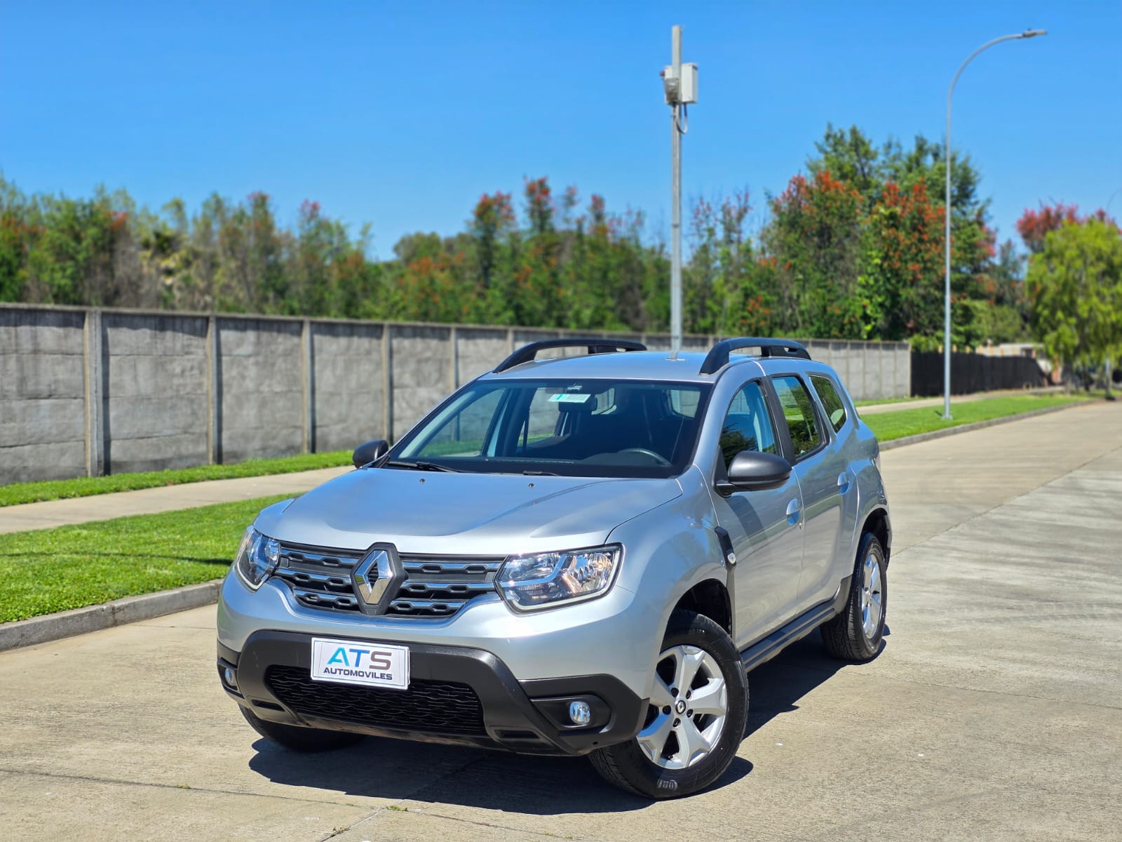 
								Renault DUSTER ZEN full									