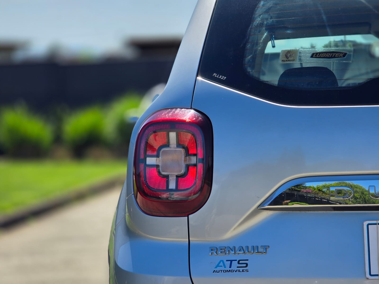 
								Renault DUSTER ZEN full									